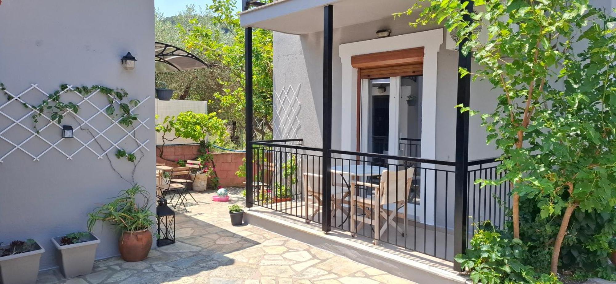 Georgia Apartments Stafylos Exterior photo